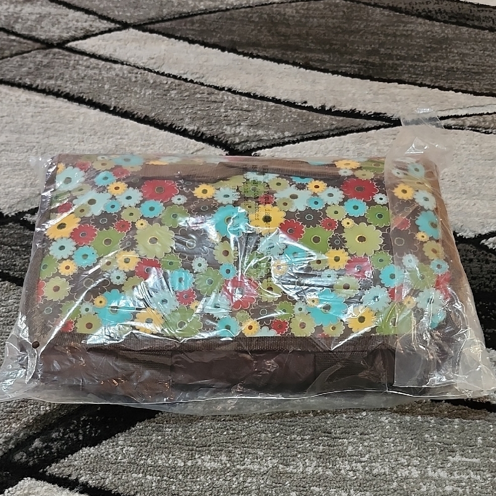 RETIRED THIRTY-ONE ABOUT THE TOWN WINDSOR BOUQUET TRAVEL BLANKET